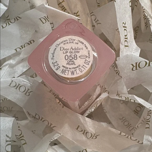 DIOR Lip Glow Color Reviver Balm No.058 - Picture 4 of 5
